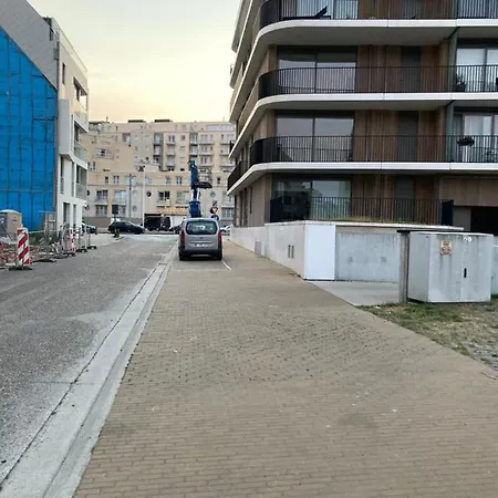 Appartement Luxestudio - Zeezicht - Groot Terras - Zwembad