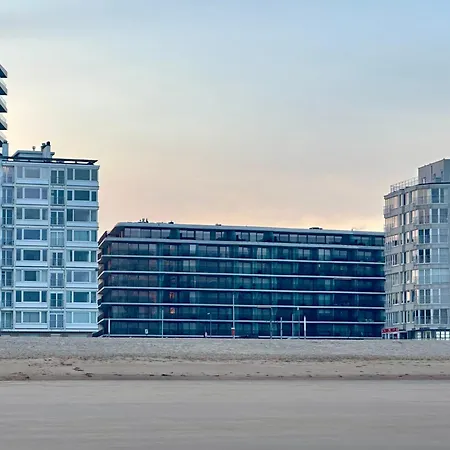 Luxestudio - Zeezicht - Groot Terras - Zwembad Appartement