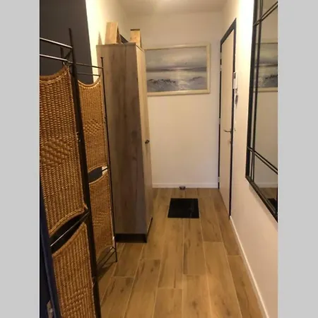 Luxury Seaview - Large Terrace- Swimming Pool - Parking Apartment